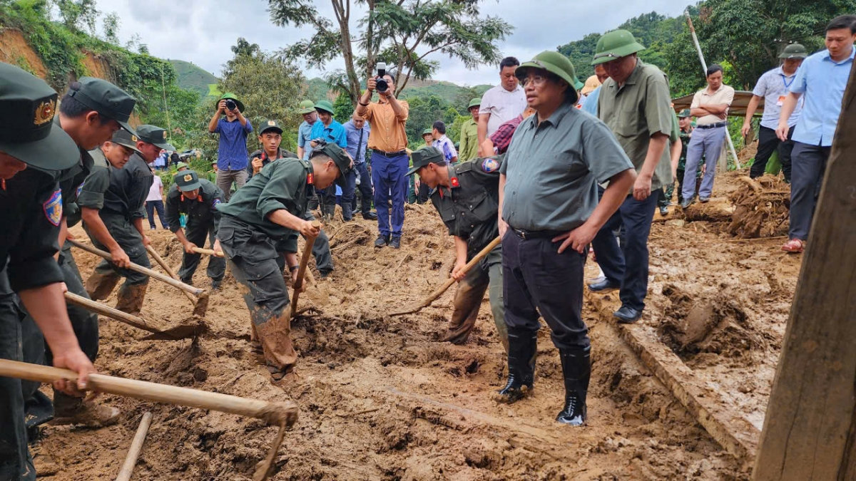 thủ tướng kiểm tra, chỉ đạo công tác khắc phục hậu quả mưa lũ ở Điện biên hình ảnh 6 thu tuong kiem tra, chi dao cong tac khac phuc hau qua mua lu o Dien bien hinh anh 6
