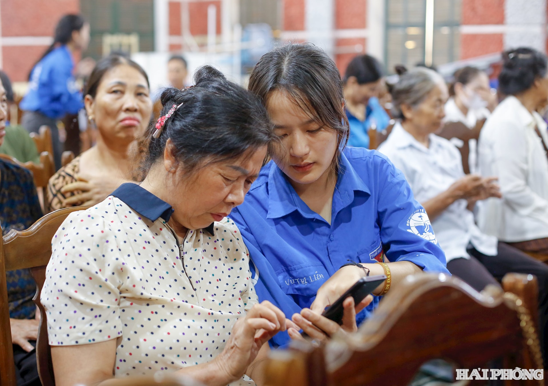 Chiến dịch gồm các hoạt động rửa xe gây quỹ, khám bệnh, phát thuốc miễn phí cho người dân, lớp học 