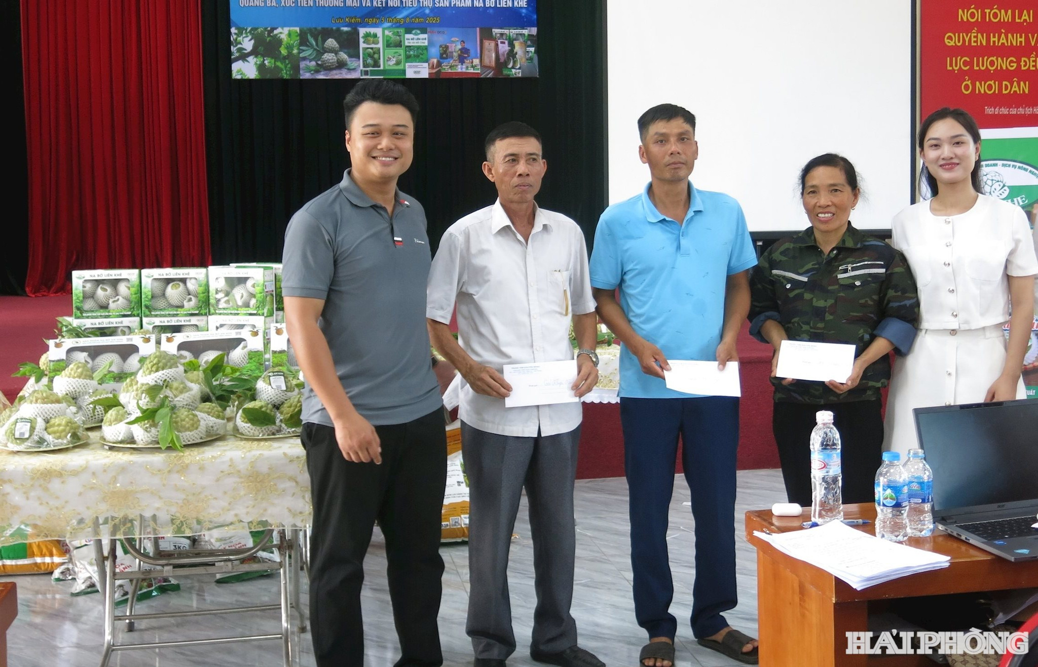 khen-thuong-1-(1).jpg