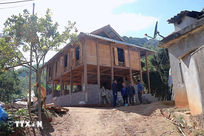 Ngôi nhà mới đang được xây dựng từ phong trào thi đua ttxvn-0208-nha-tam-hoa-binh-phu-tho.jpg