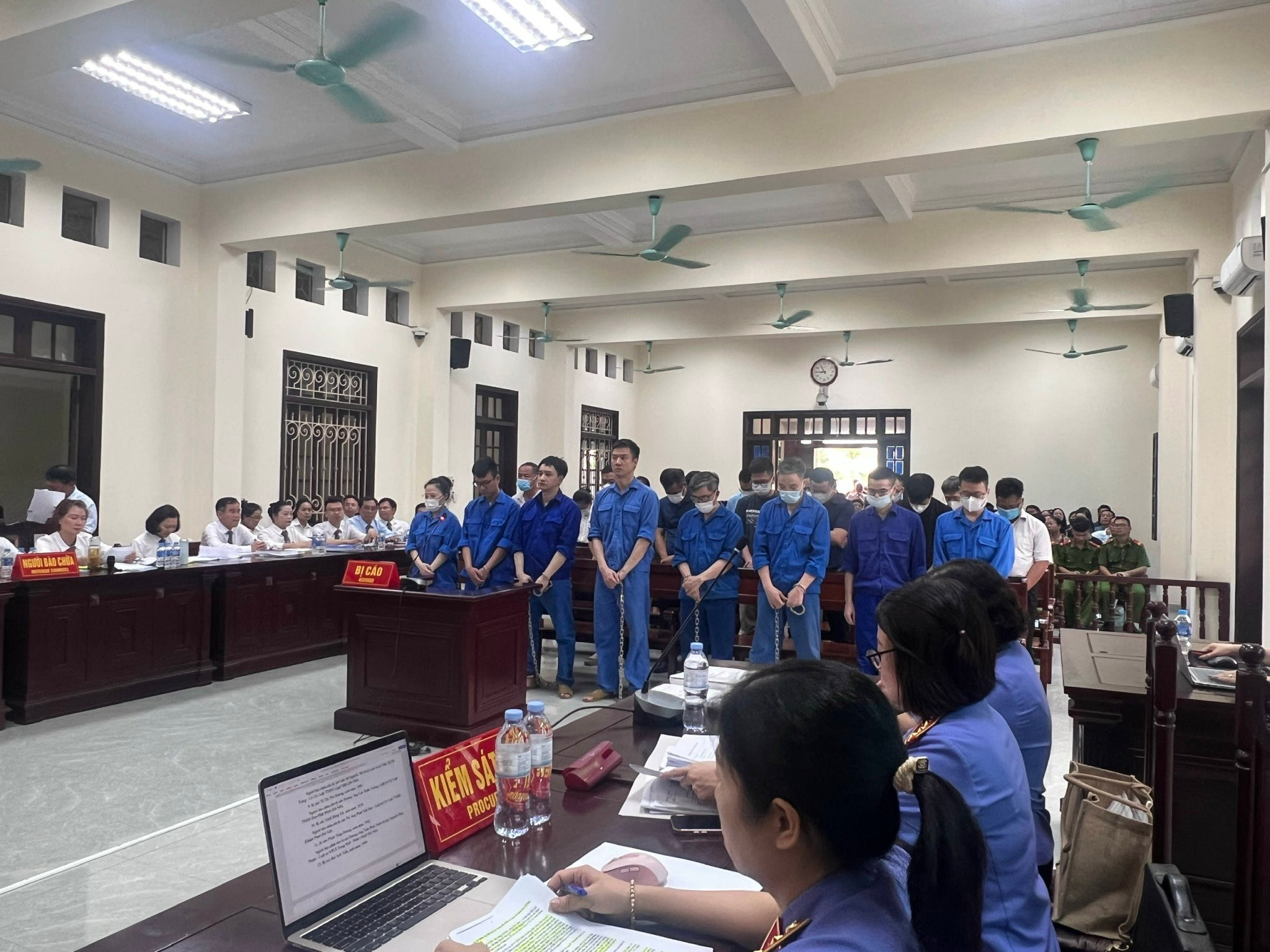Các bị cáo tại phiên tòa