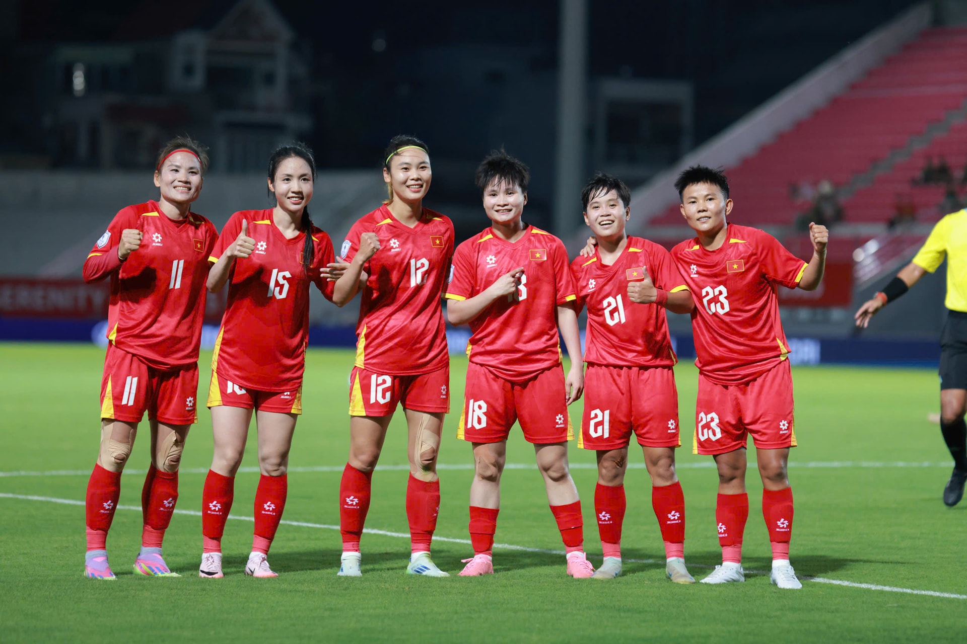 Bảng xếp hạng FIFA nữ tháng 8/2025: Việt Nam giữ vững thứ hạng, Thái Lan tụt dốc - Ảnh 2.
