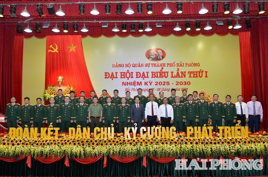 Các đại biểu dự D