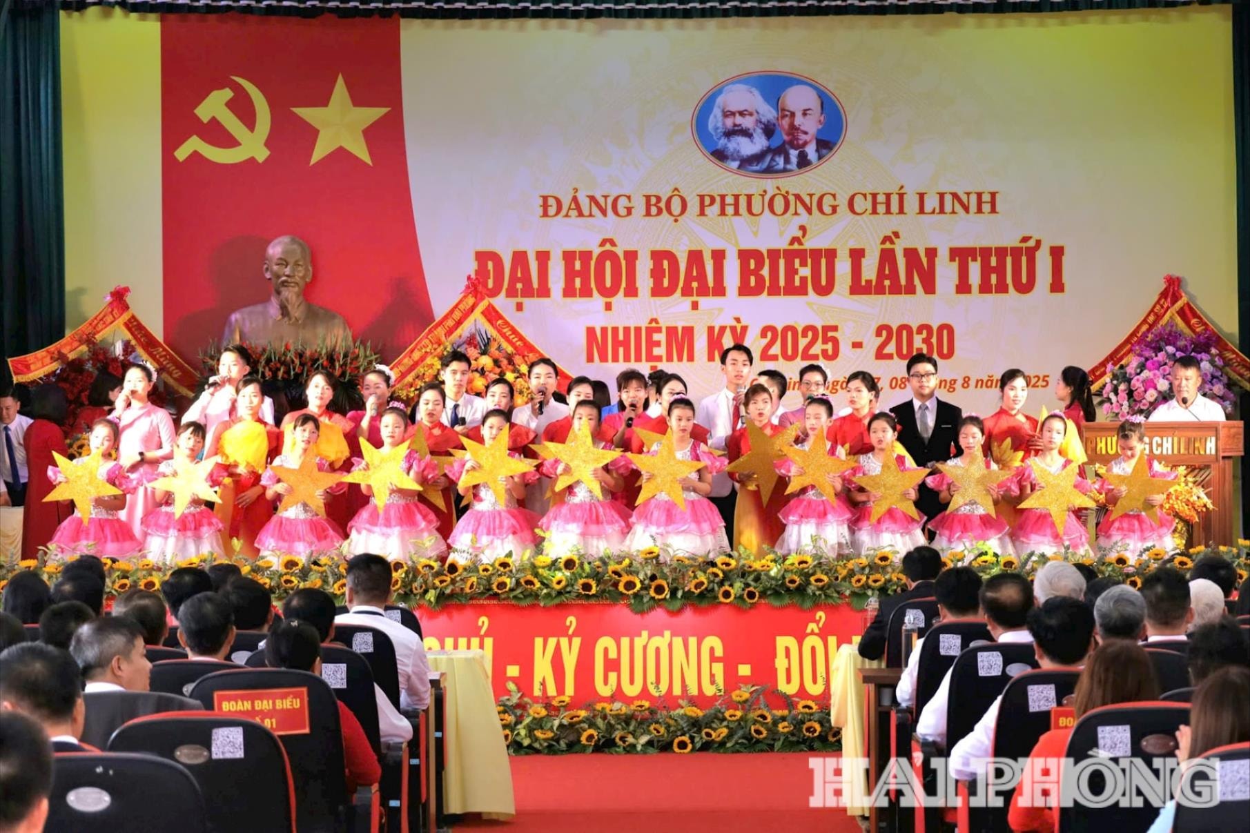 van-nghe-chao-mung(1).jpg