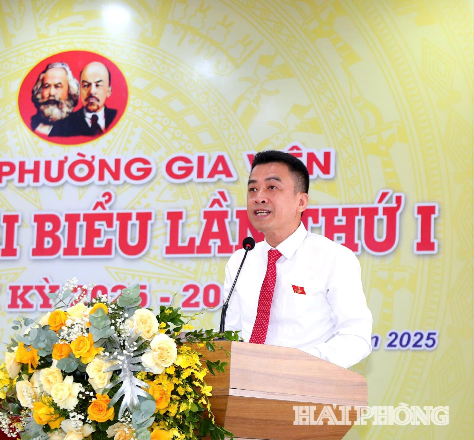 Đồng chí Trần Quang Tường, Thành ủy viên, Bí thư Đảng ủy, Chủ tịch HĐND phường Gia Viên phát biểu khai mạc đại hội