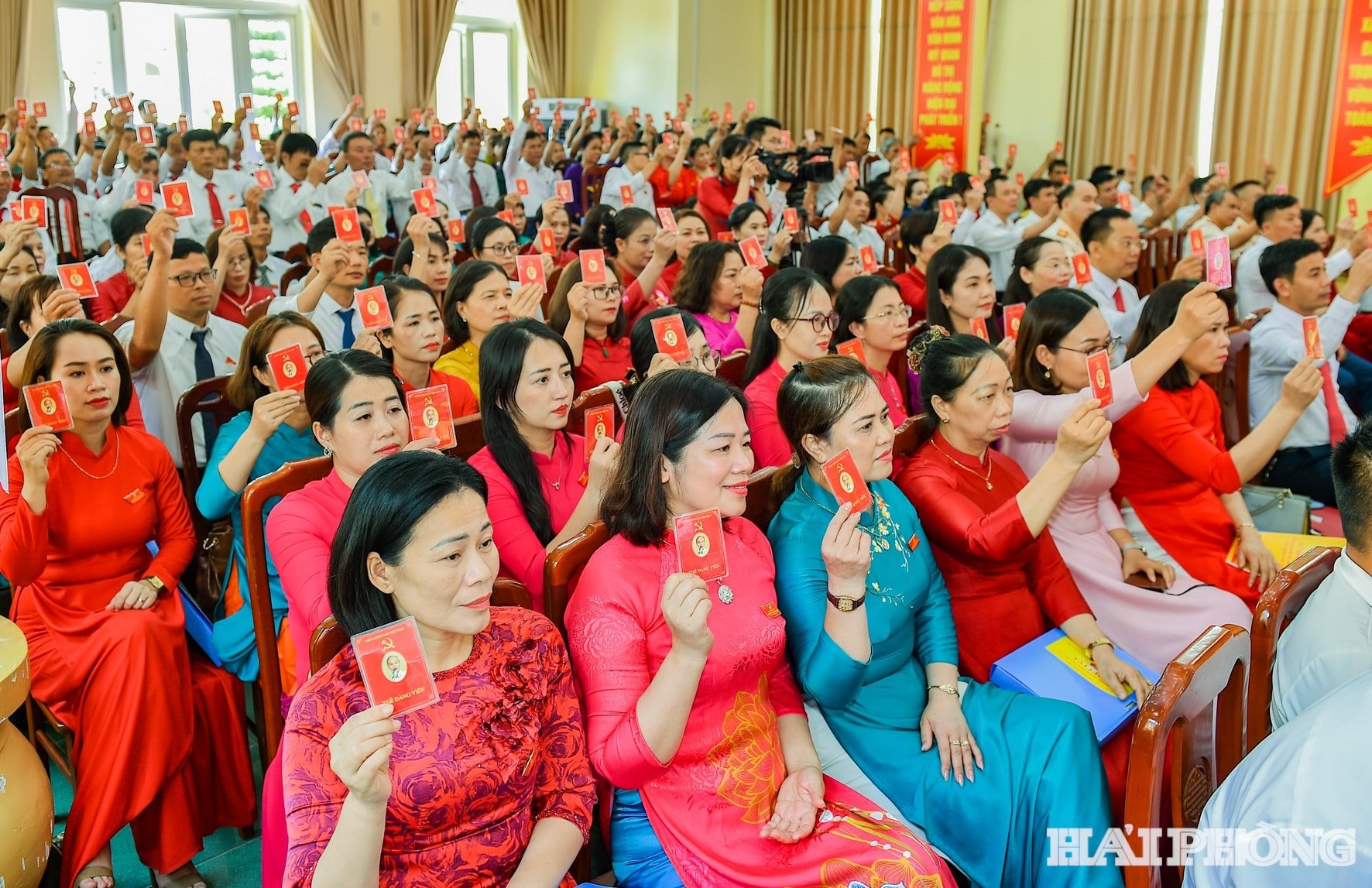 dang-bo-phuong-nhi-chieu3.jpg