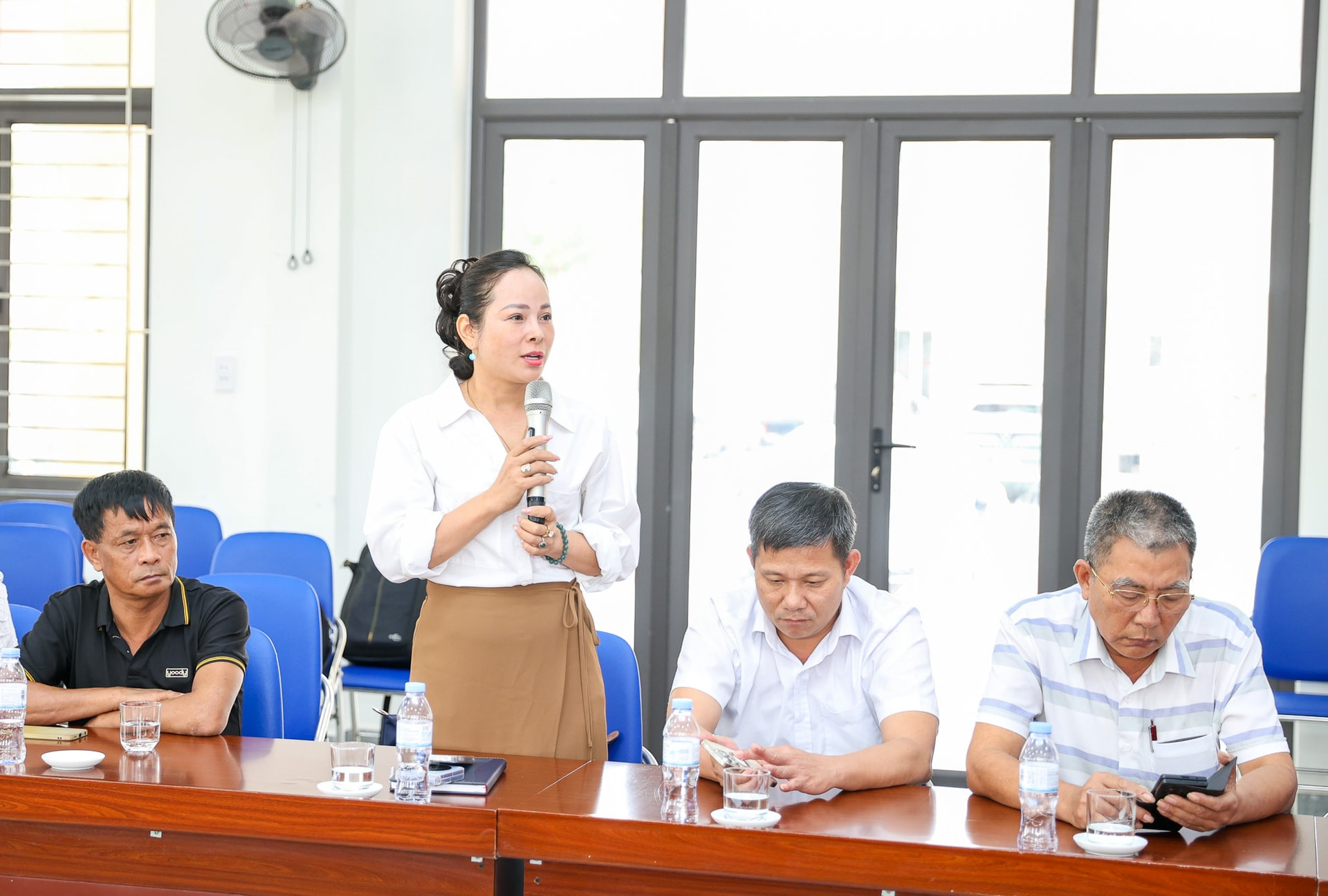 cần tiếp tục chỉ đạo quyết liệt việc rà soát, cập nhật quy hoạch sử dụng đất và quy hoạch xây dựng nhằm kịp thời tháo gỡ các vướng mắc về thủ tục hành chính, pháp lý cho doanh nghiệp.