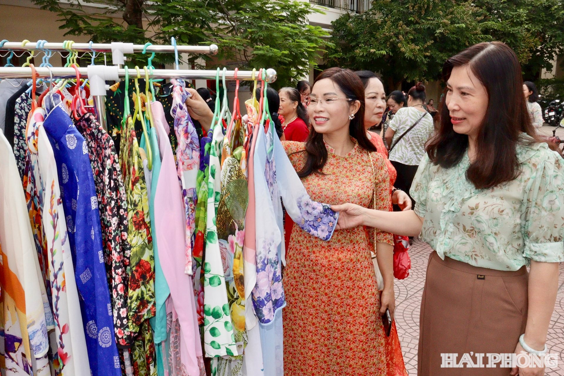 ao-dai-nhan-ai1