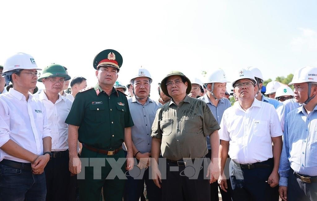 thu-tuong-kiem-tra-tien-do-thi-cong-du-an-duong-day-500-kv-lao-cai-vinh-yen.jpg