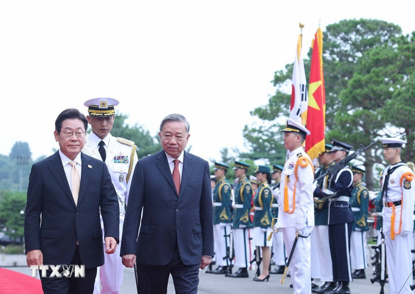Tổng thống Lee Jae Myung chủ trì Lễ đón Tổng Bí thư Tô Lâm thăm cấp Nhà nước Đại Hàn Dân Quốc. (Ảnh: Thống Nhất/TTXVN)