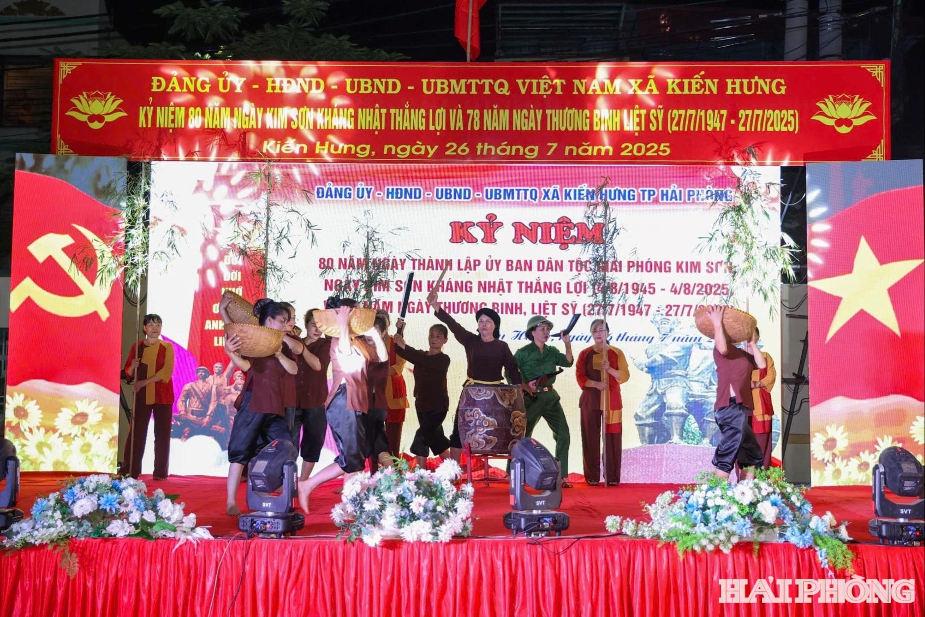Cách đây tròn 80 năm, tiếng trống làng Kim Sơn (xã Kiến Hưng) vang lên, thôi thúc nhân dân Hải Phòng - Kiến An và vùng Duyên hải Bắc Bộ vùng dậy khởi nghĩa giành chính quyền, góp phần vào thắng lợi của Tổng khởi nghĩa Cách mạng Tháng Tám năm 1945. Tiếng trống Kim Sơn đã đi vào lịch sử như biểu tượng của tinh thần quật khởi và khát vọng độc lập, tự do.