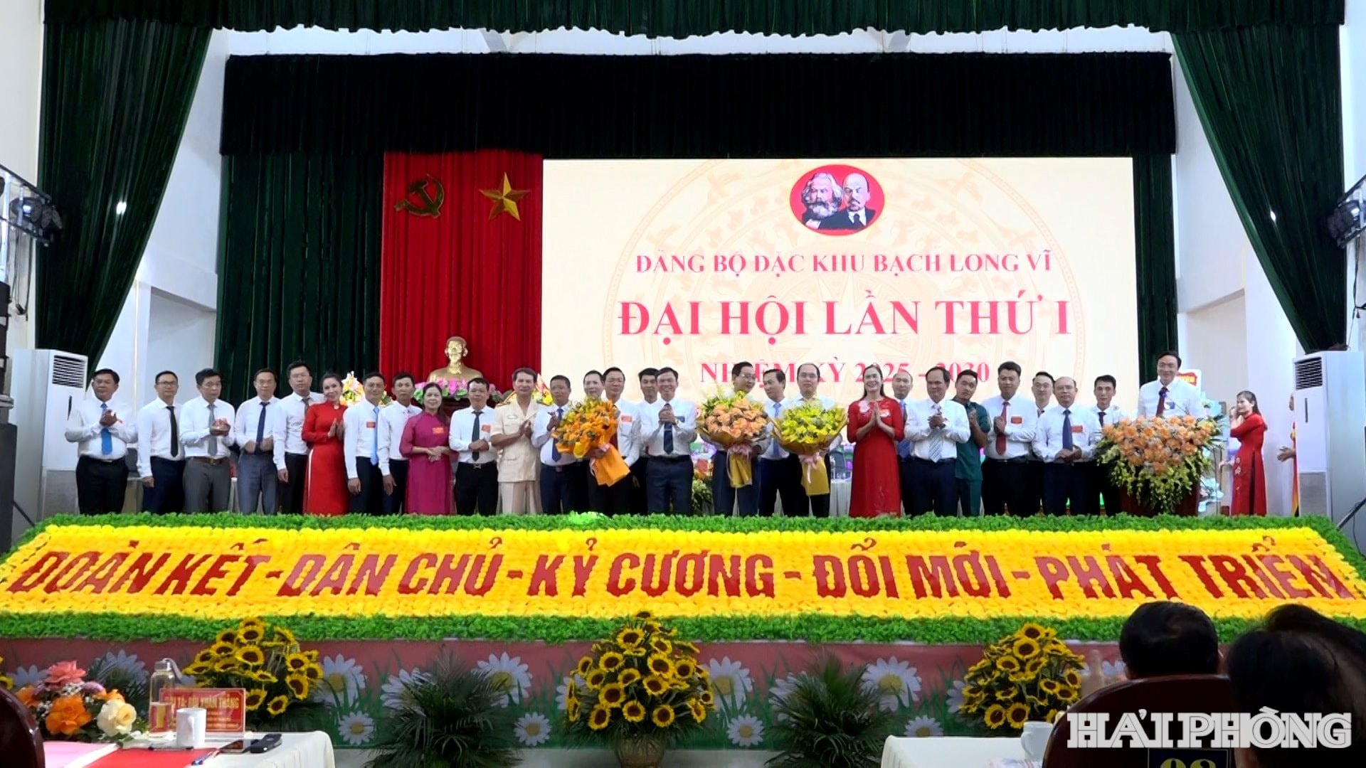 anh-thang-tang-hoa-1.jpg