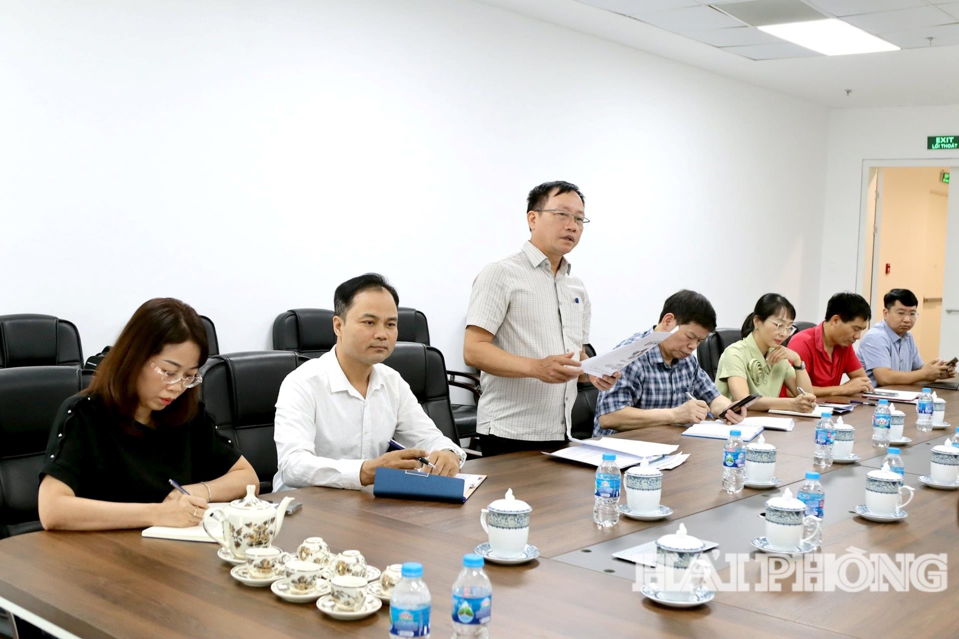  Đại diện Sở Giáo dục và Đào tạo phát biểu tại cuộc làm việc