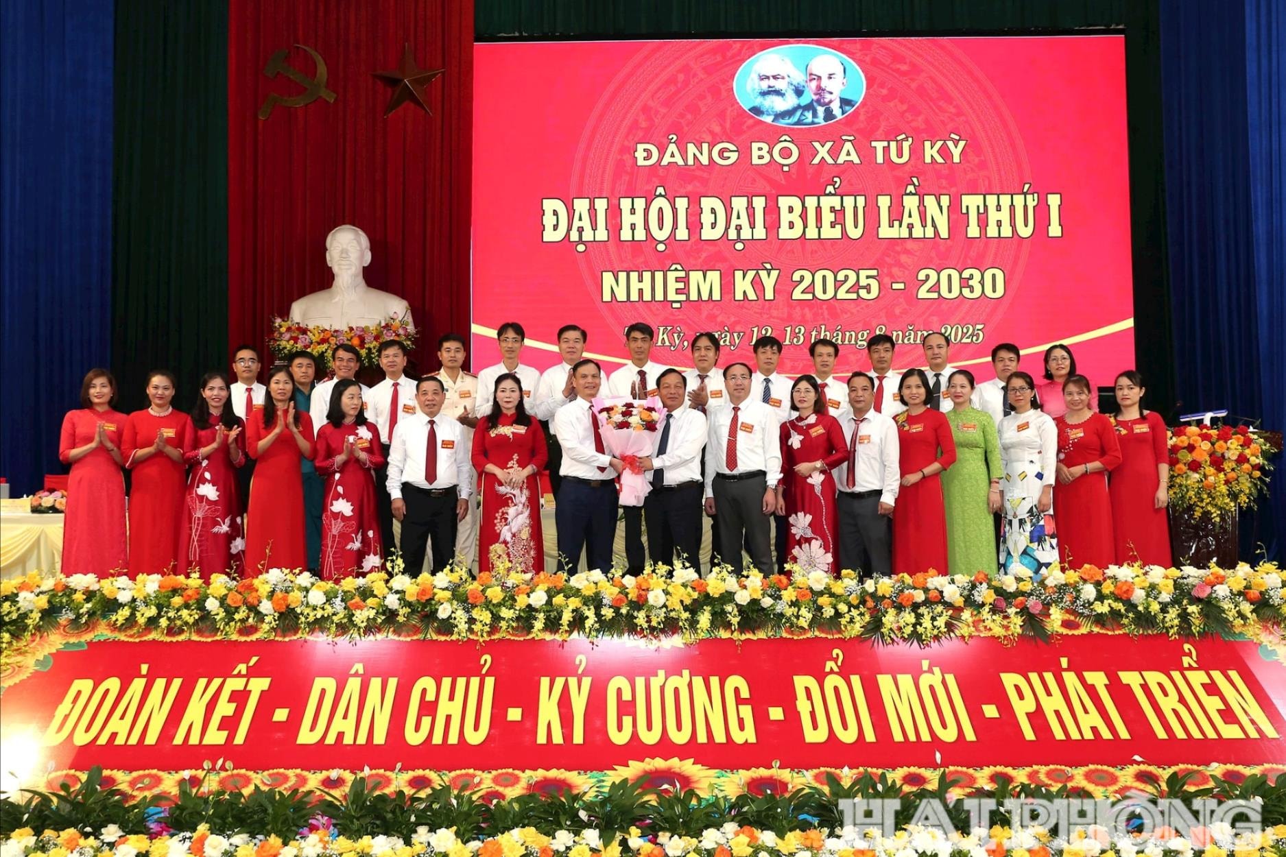 ban-chap-hanh-2-.jpg