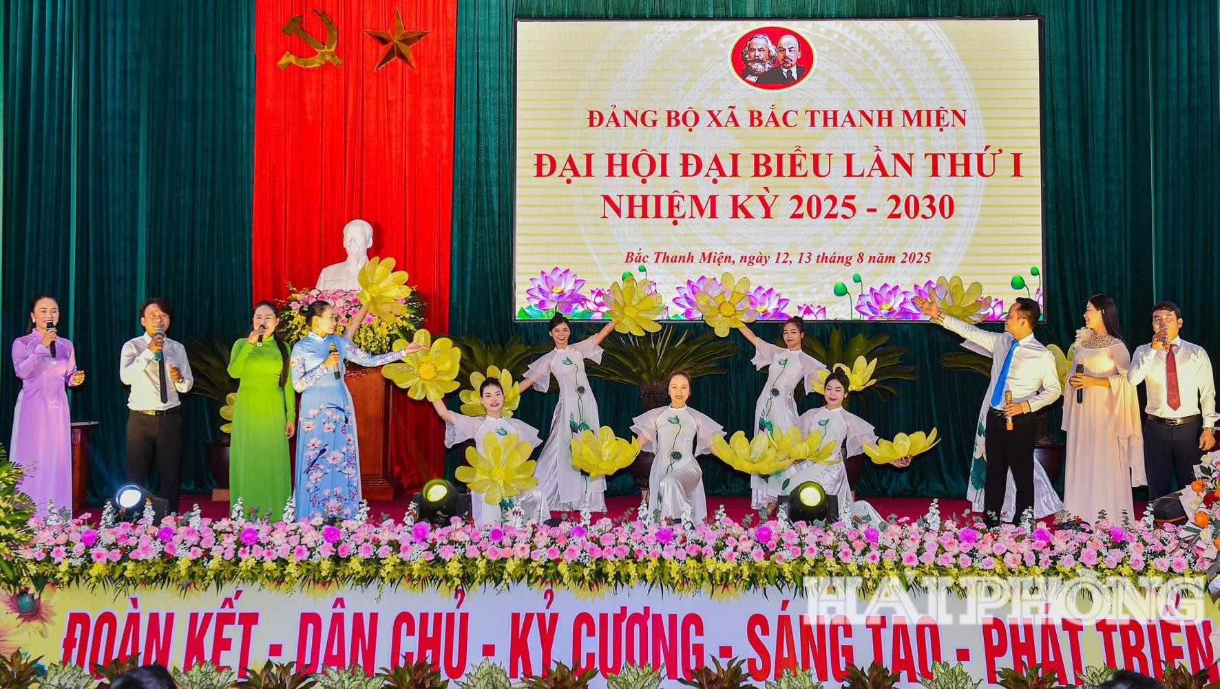 van-nghe-chao-mung-dai-hoi(1).jpg