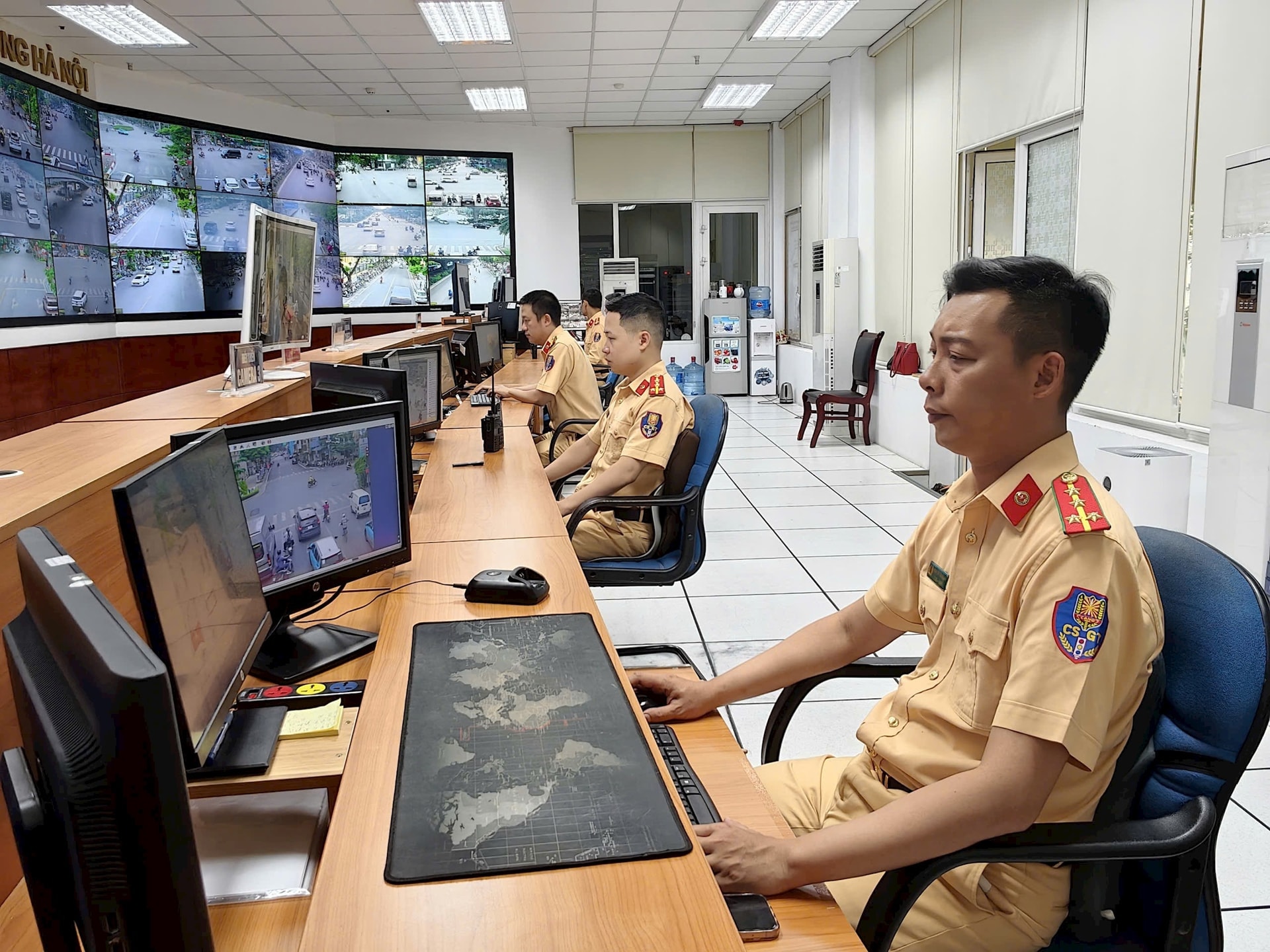canh-sat-giao-thong.jpg