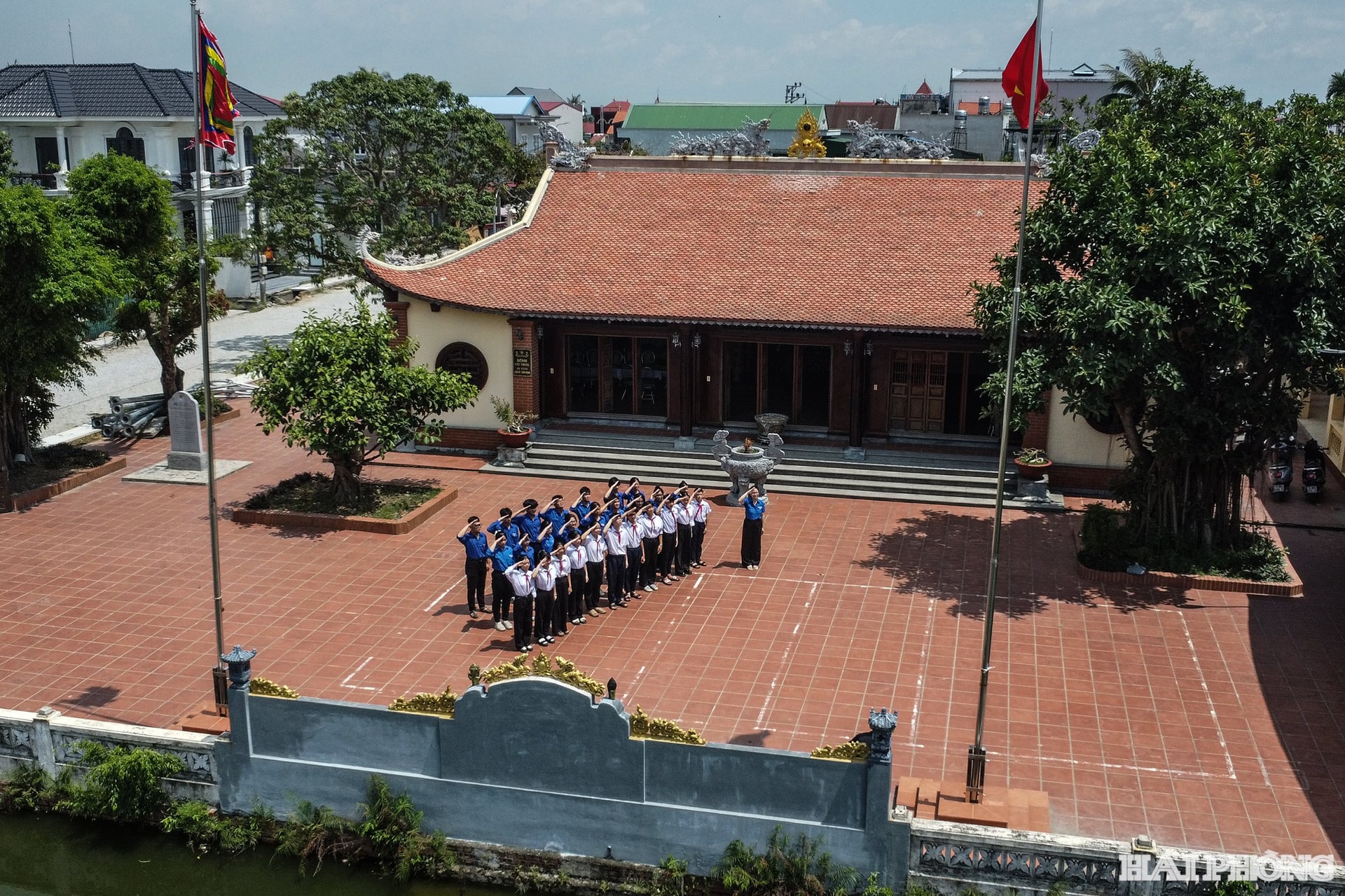dinh Cau Trung2