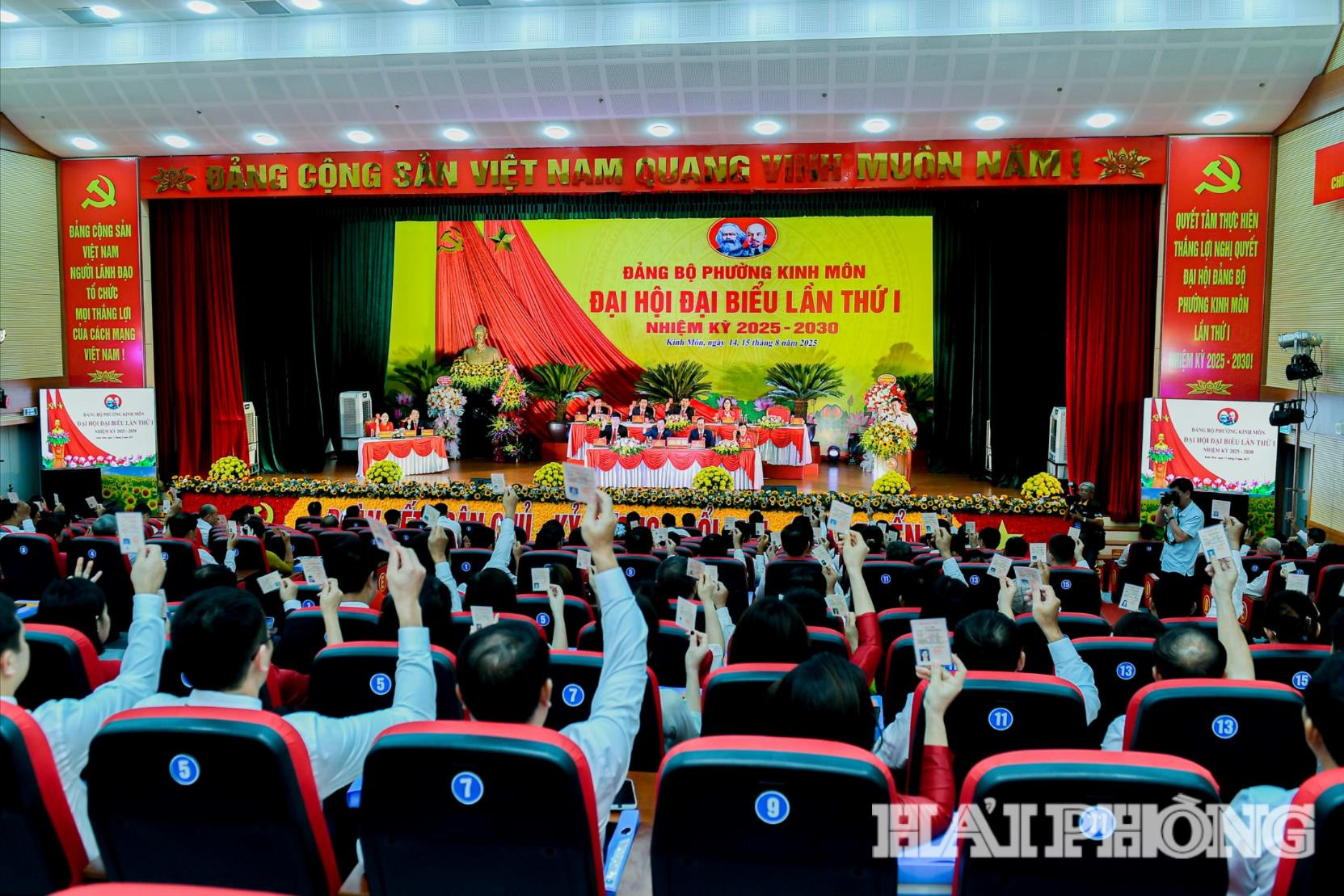 bieu-quyet-2-.jpg
