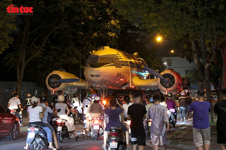 chuyen-co.jpg