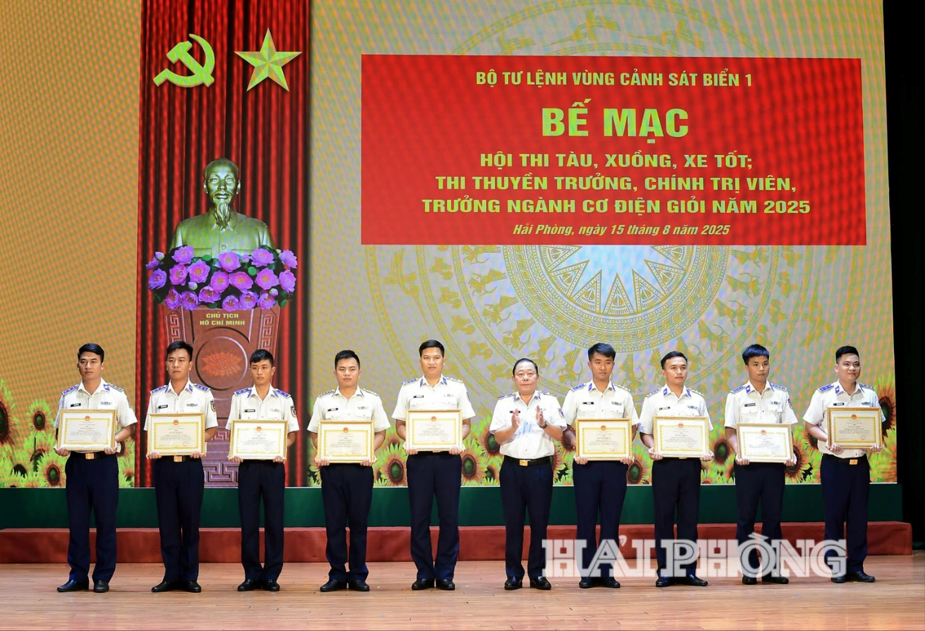 khen-thuong-2.jpg