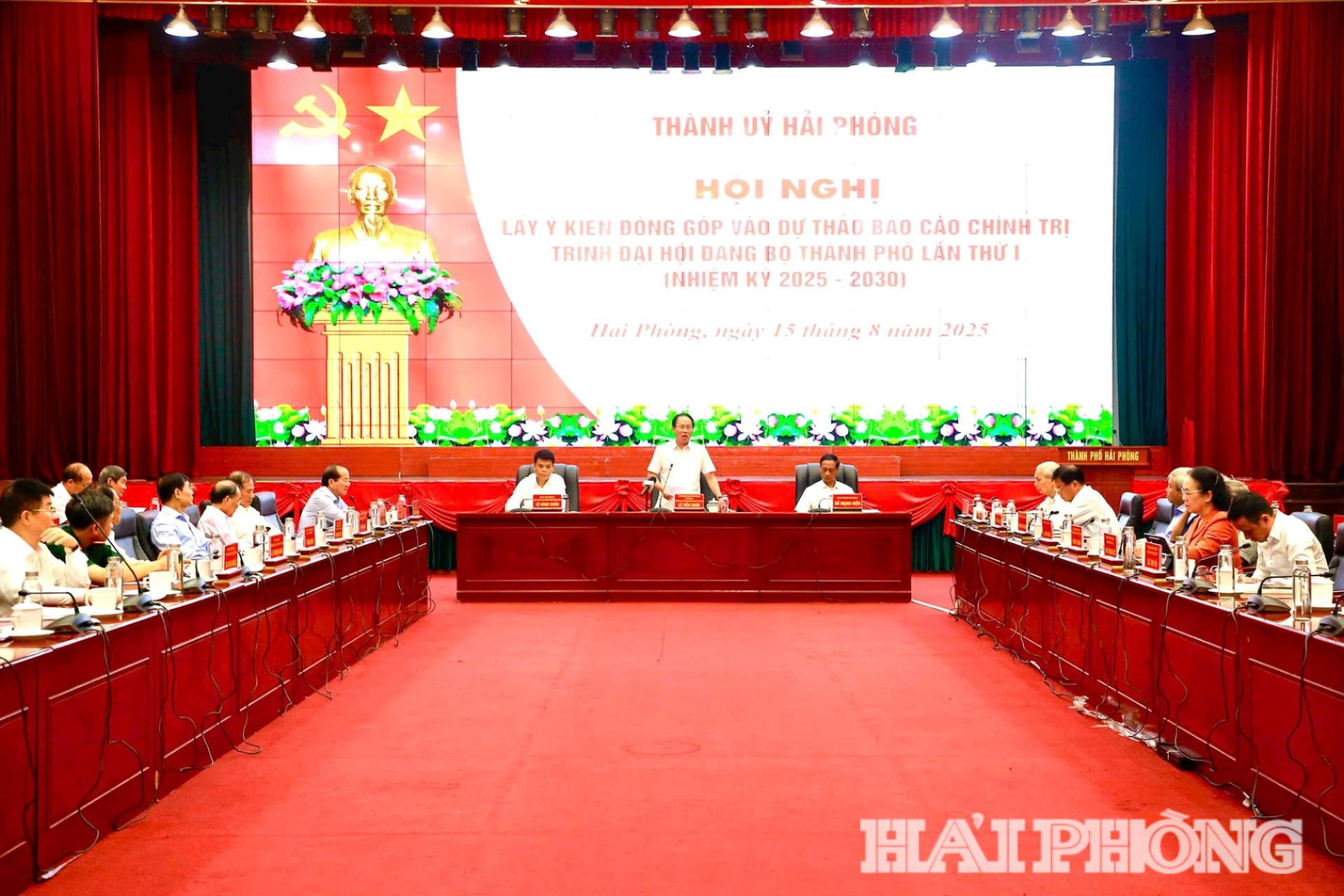quang-canh-hoi-nghi(1).jpg