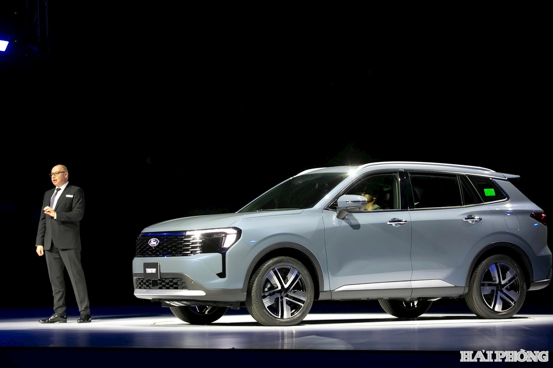 30-nam-ford-6.jpg