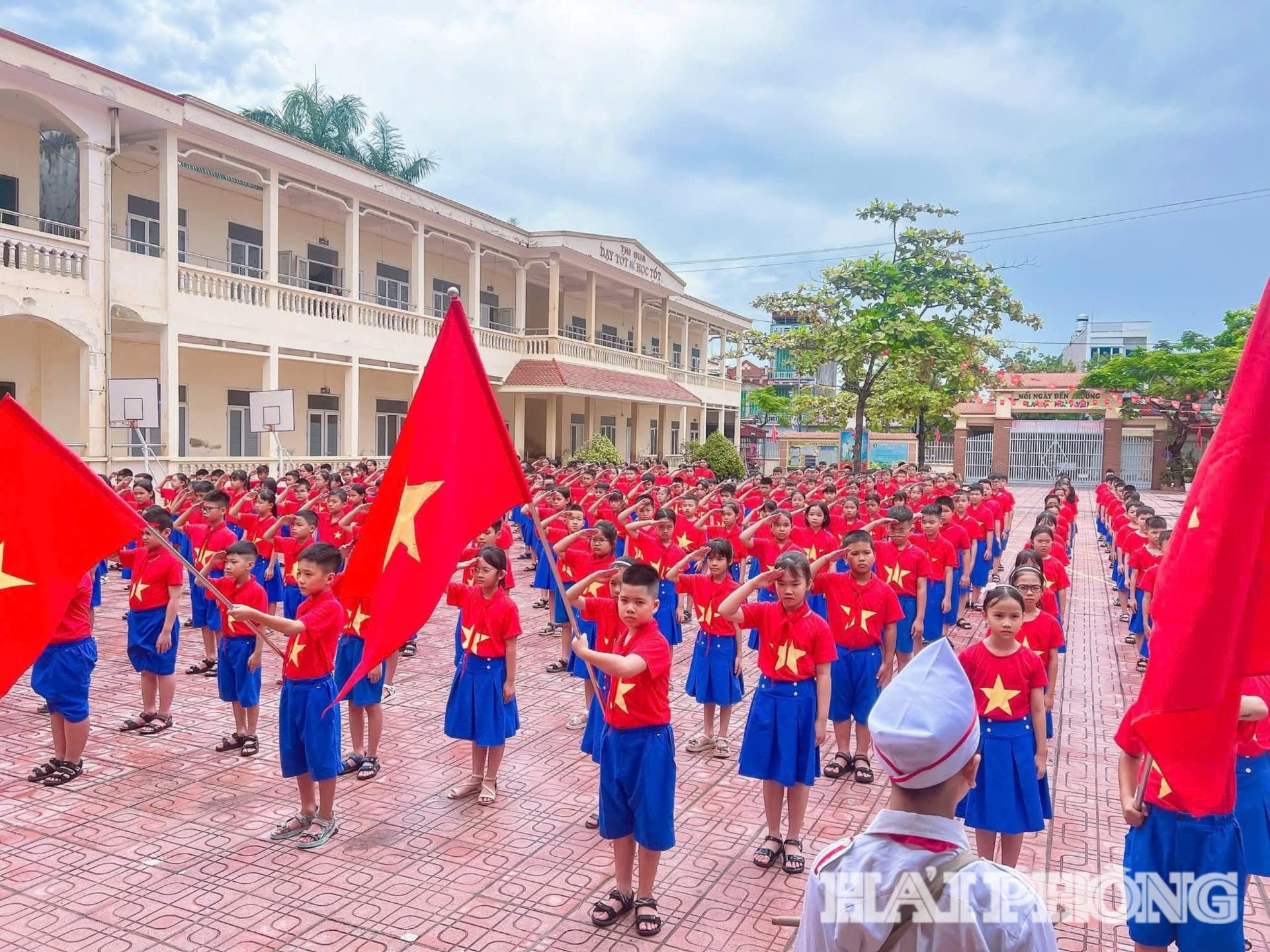 Đội viên học sinh xã An Lão hưởng ứng phong trào 