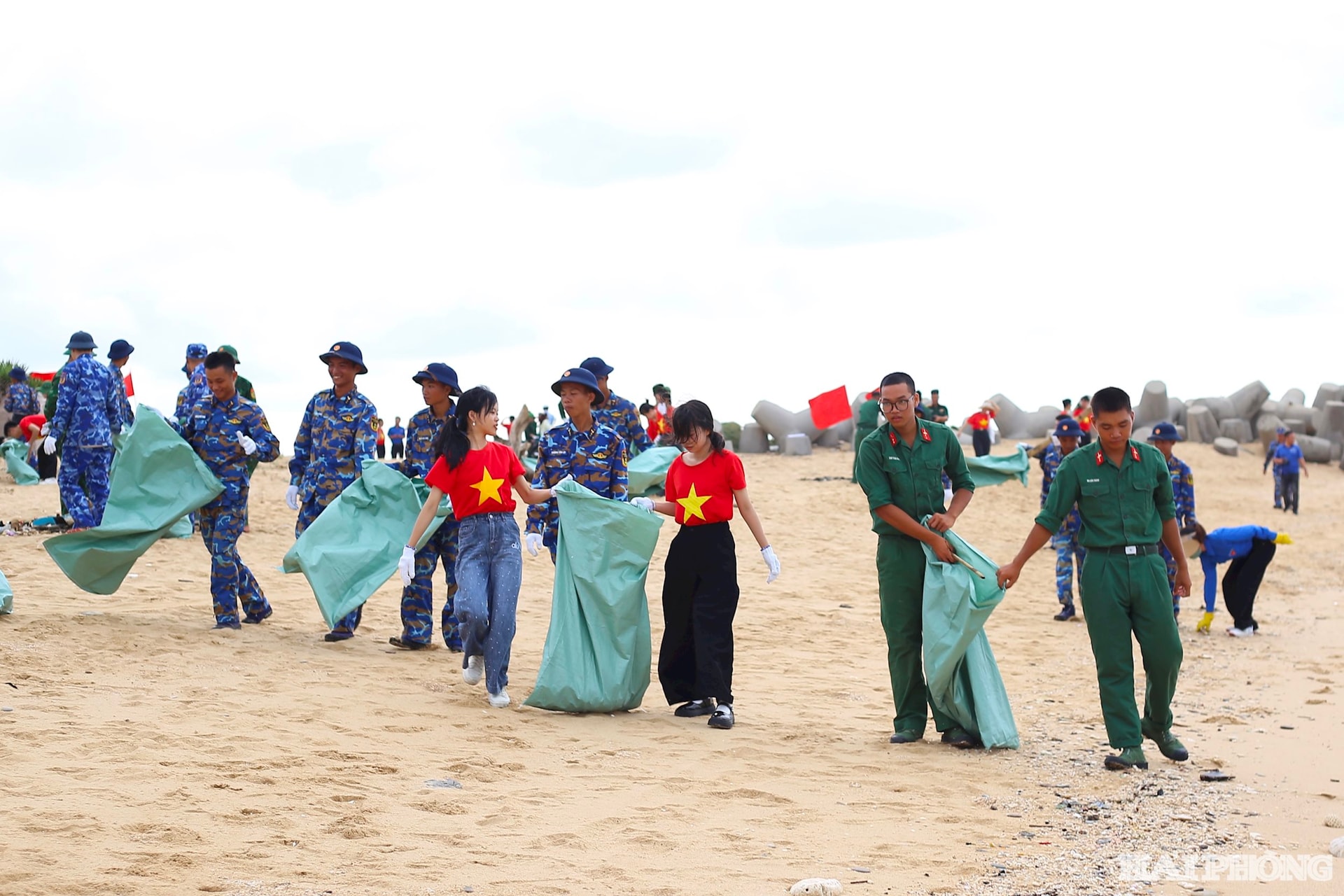 bach-long-vy6.jpg