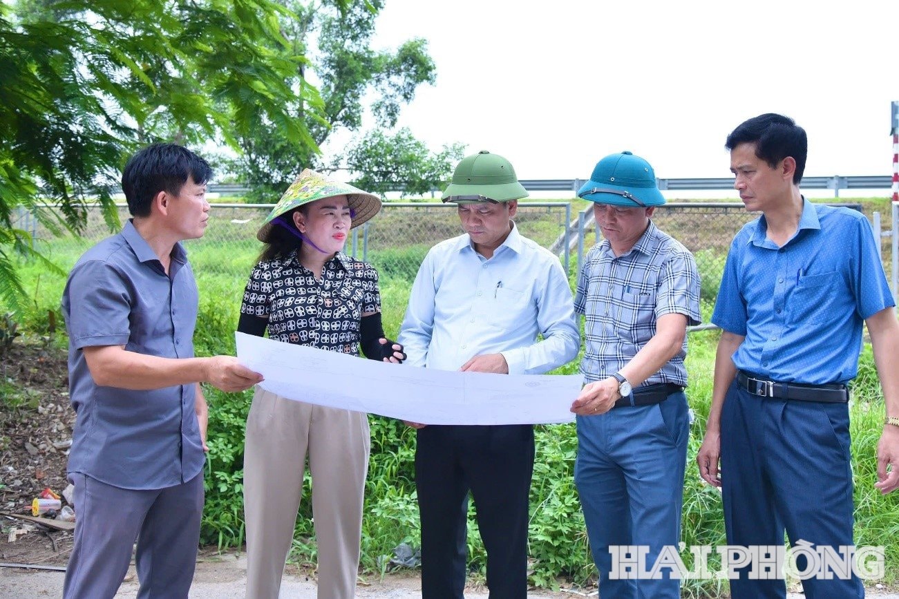 lam-ban-cung-con.jpg