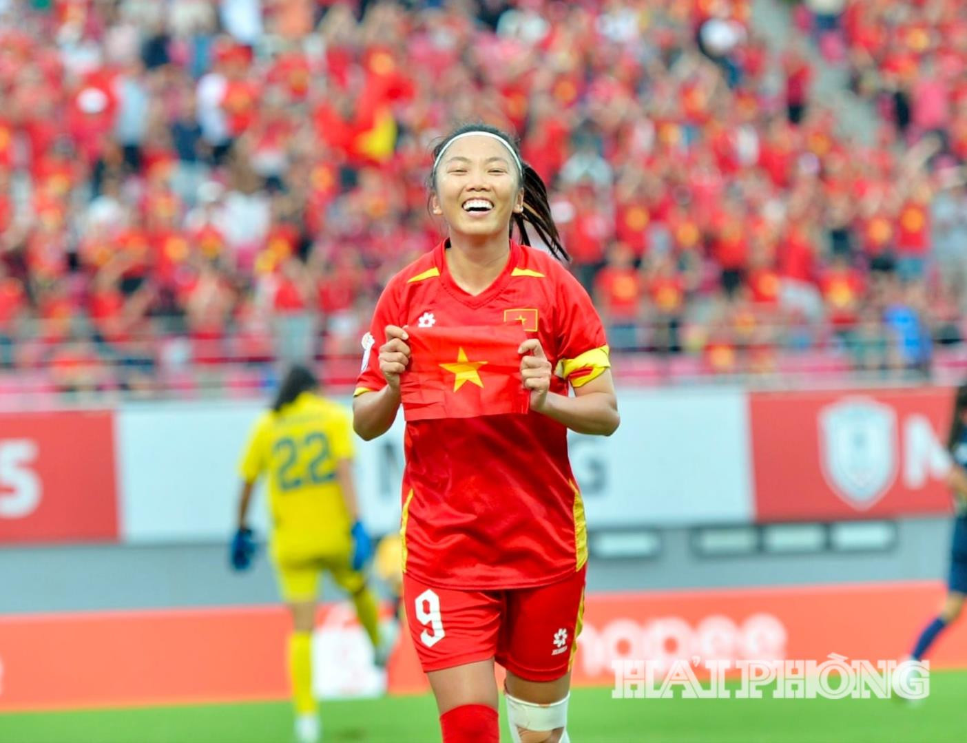 huynh-nhu(1).jpg