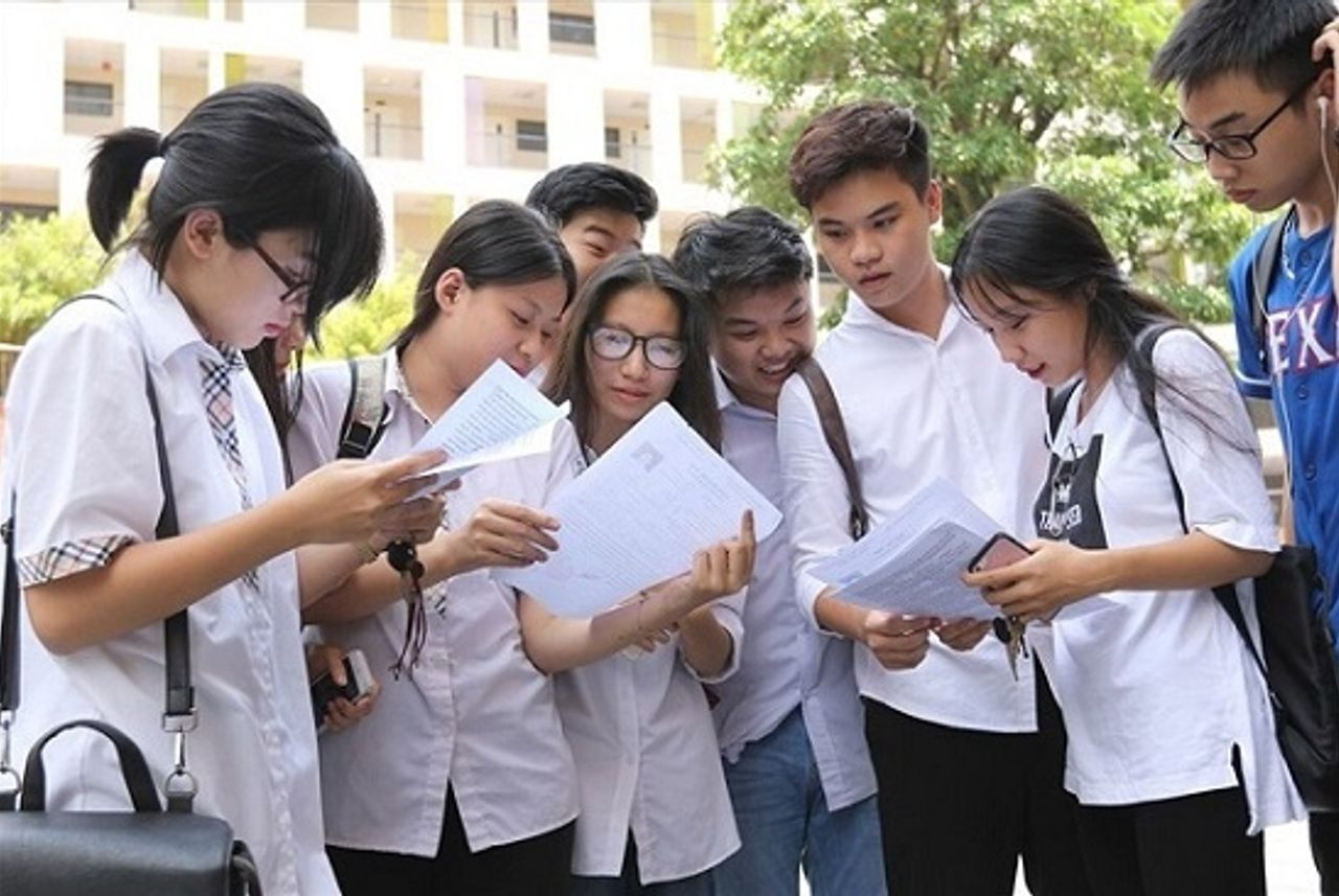 kham_khao_goi_y_dap_an_mon_tieng_anh_ma_de_thpt_quoc_gia_2019_dspl51.jpg