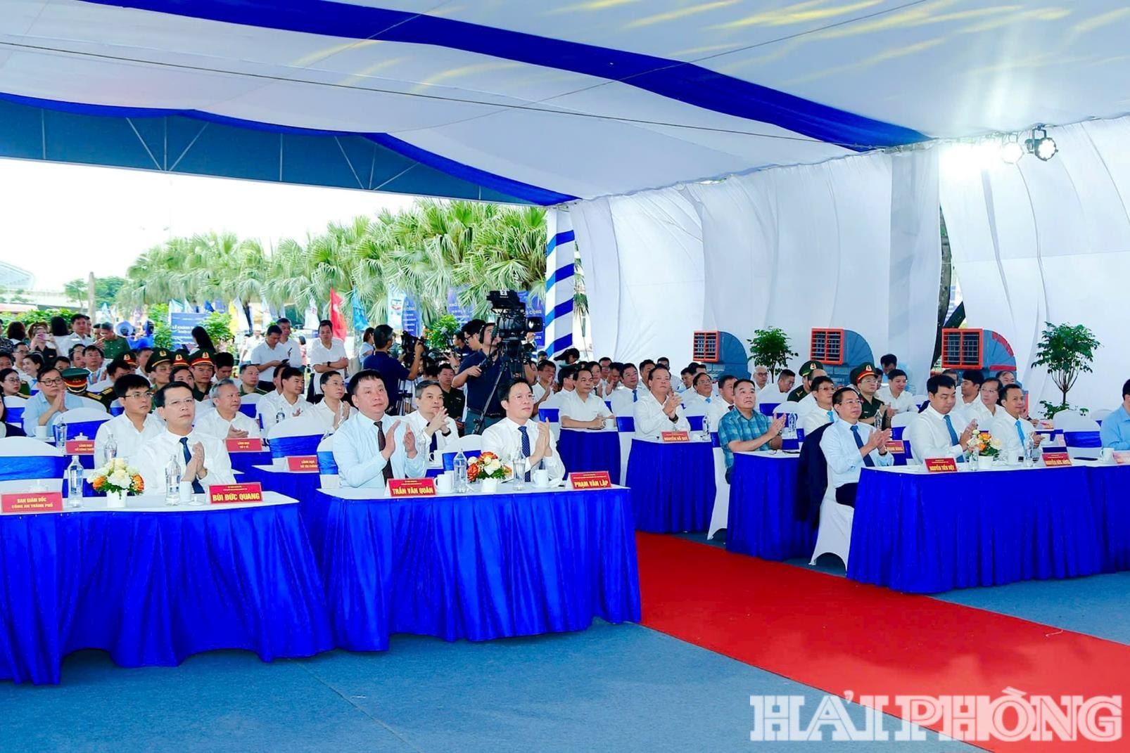 Các đại biểu dự lễ khởi công dự án nhà ga hành khách T2 - Cảng hàng không Quốc tế Cát Bi