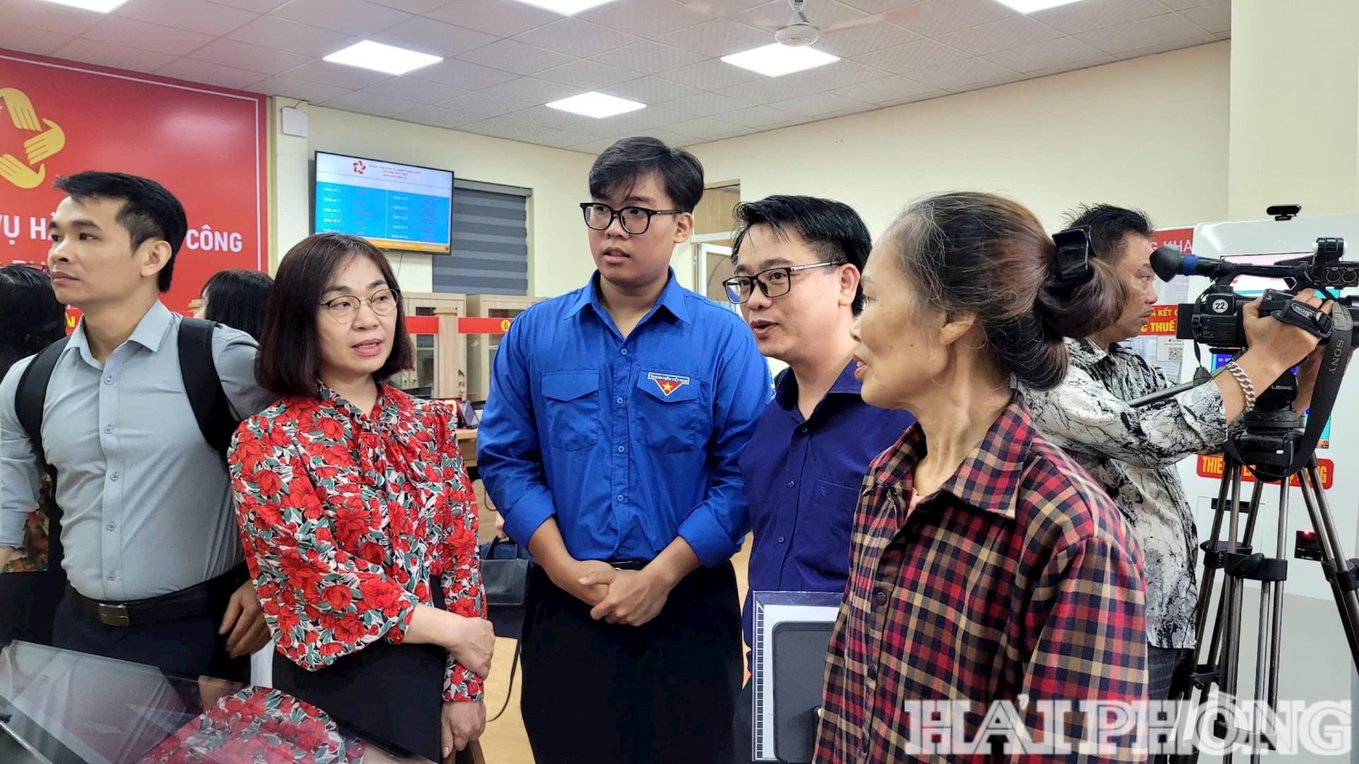 Đoàn Công tác số 5 của Bộ Khoa học và Công nghệ khảo sát tại Trung tâm phục vụ hành chính công phường Phù Liễn