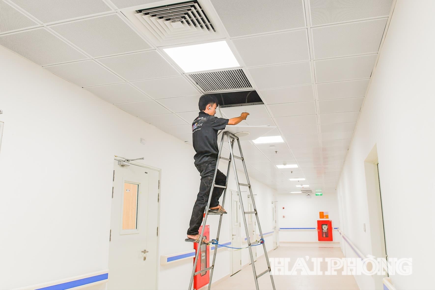 Hiện chủ đầu tư và đơn vị thi công đang tiếp tục lắp đặt trang thiết bị, sẵn sàng đưa giai đoạn II của dự án đi vào hoạt động từ đầu tháng 9 tới.