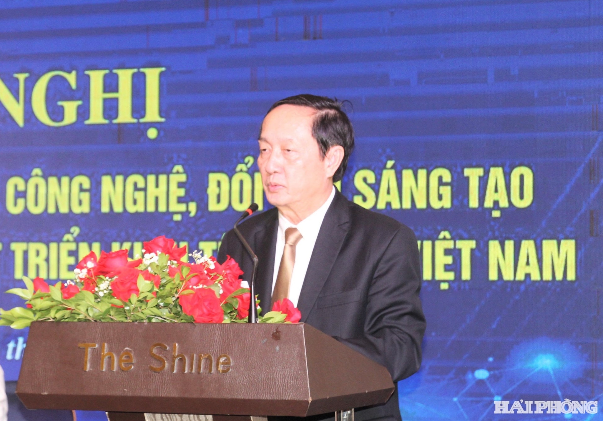 Đồng chí Huỳnh Thành Đạt, Ủy viên Ban Chấp hành Trung ương Đảng, Phó trưởng Ban Tuyên giáo và Dân vận Trung ương phát biểu khai mạc hội nghị.