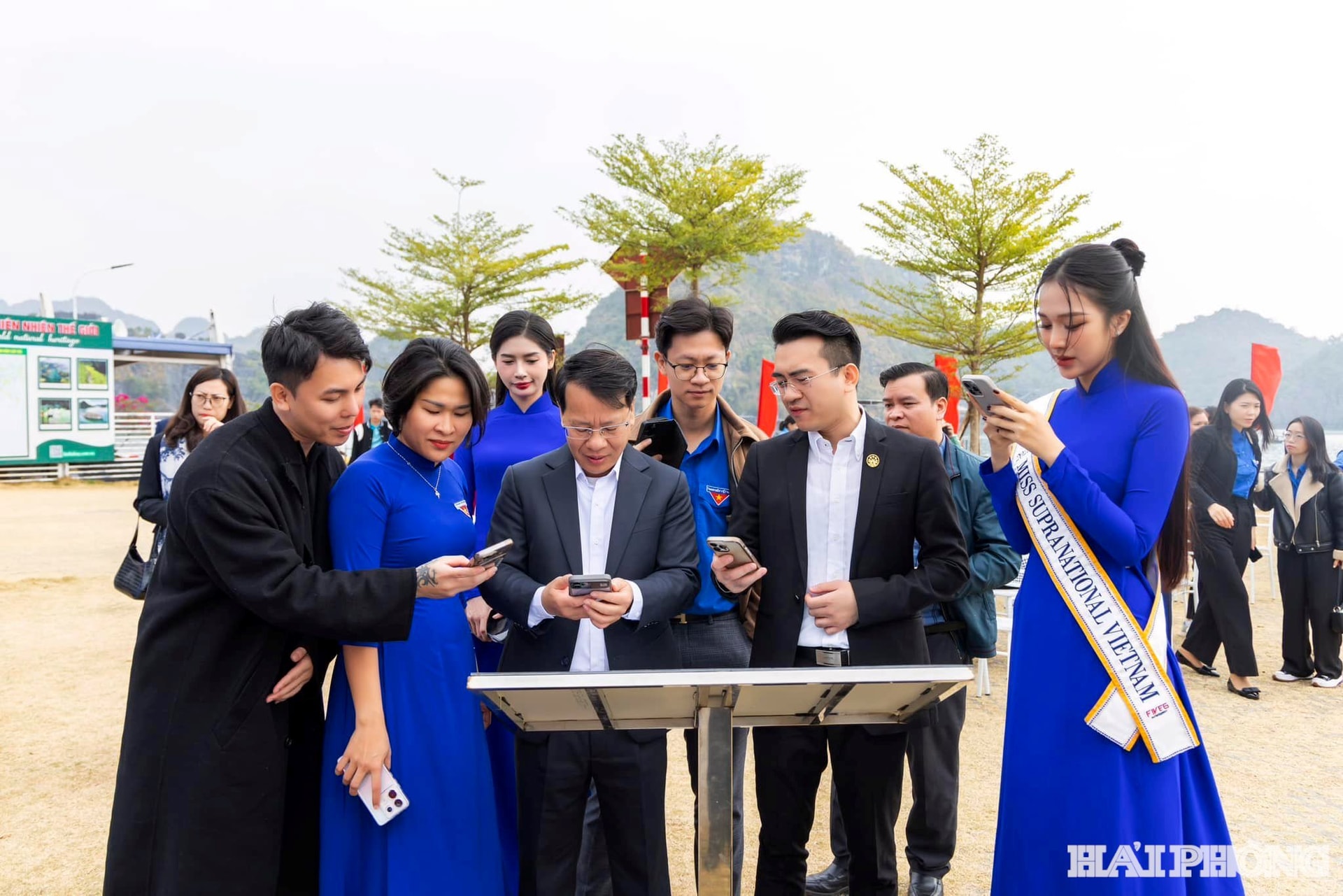 ông trình “Số hóa thông tin tra cứu du lịch Cát Bà” nhận được đánh giá cao của cấp ủy, chính quyền, Thành đoàn và sự hài lòng của du khách.
