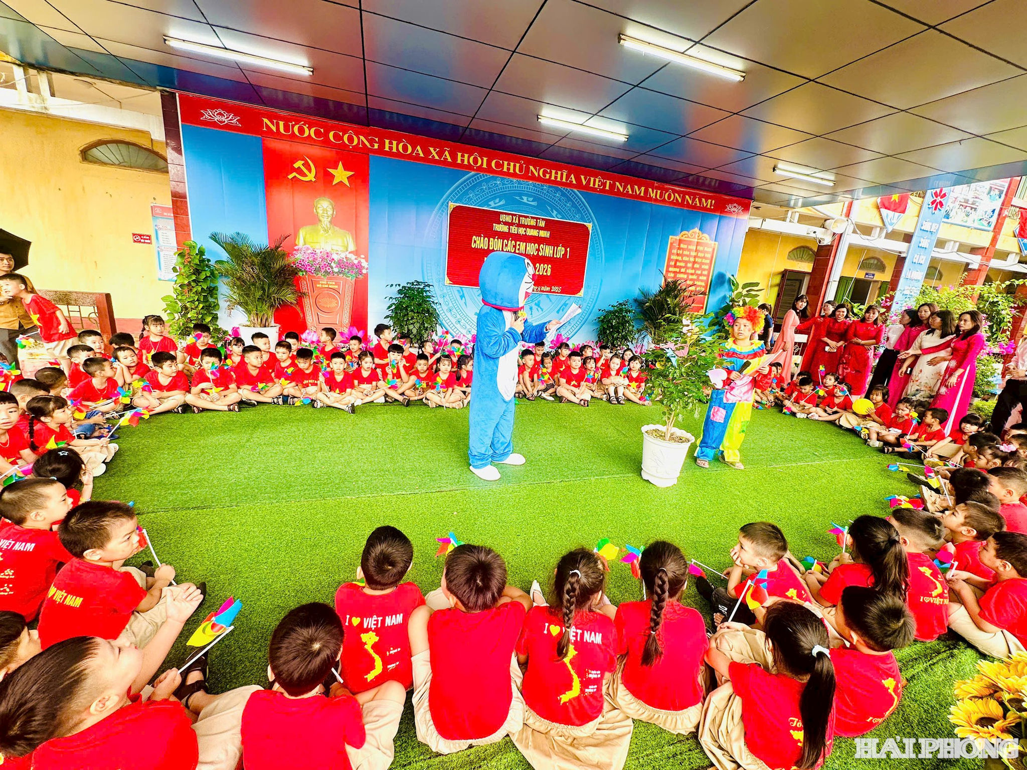 Trường Tiểu học xã Quang Minh tổ chức nhiều hoạt động trải nghiệm ngay trong ngày tựu trường