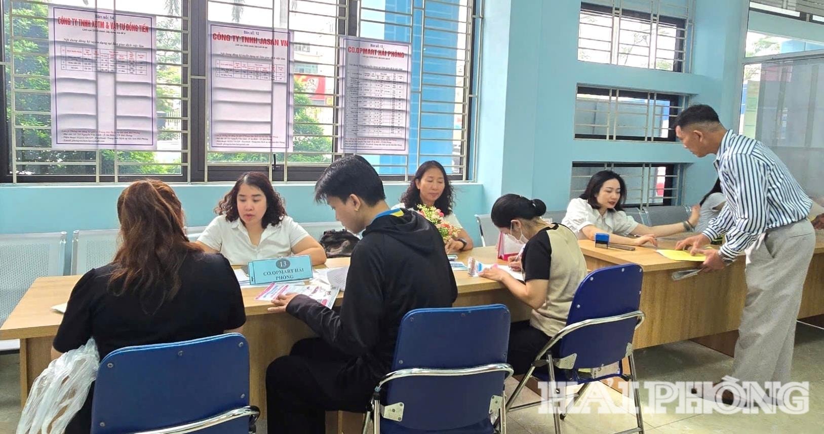 Người lao động được tư vấn, giới thiệu việc làm và phổ biến các chính sách về đào tạo nghề