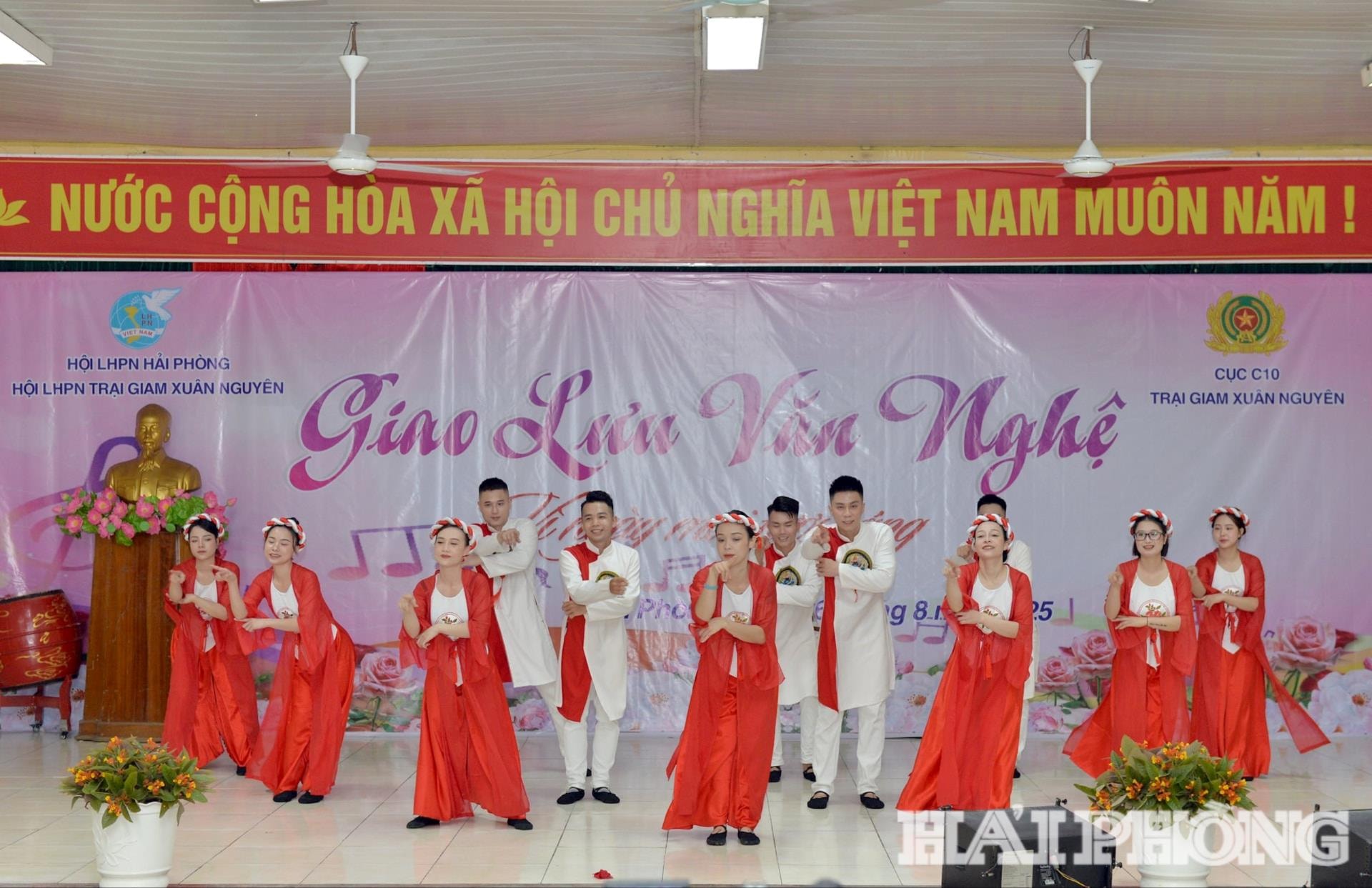 Các tiết mục văn nghệ tại lễ giao lưu.