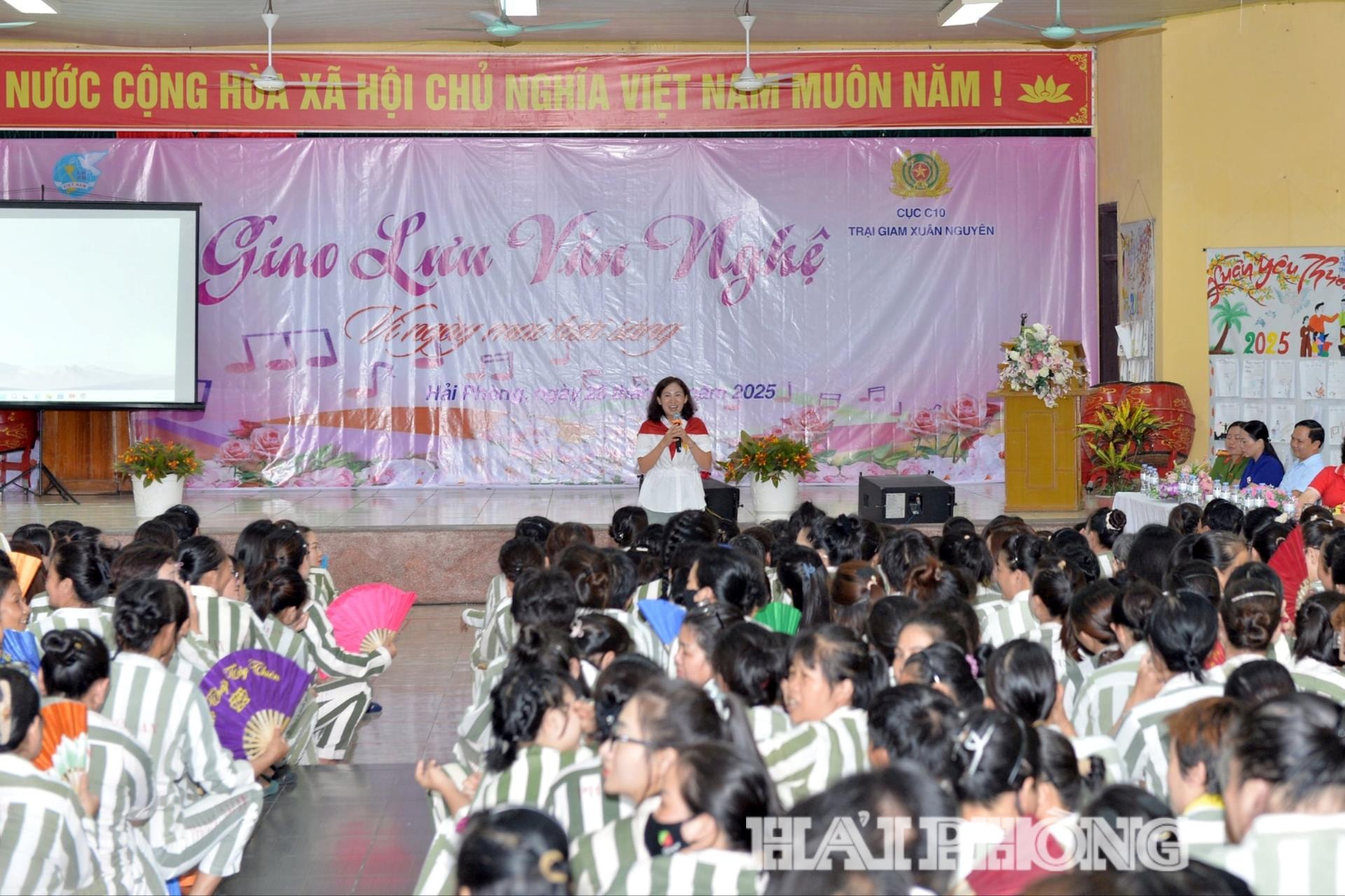 Khách mời đến từ Hội nữ doanh nhân thành phố tư vấn, định hướng việc làm tại chương trình