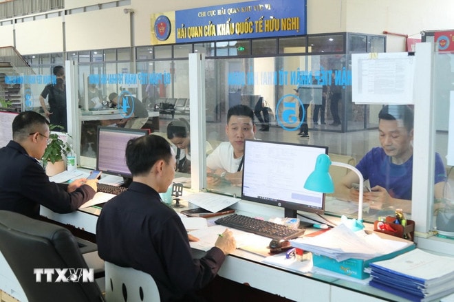 ttxvn-thong-quan-hang-hoa.jpg