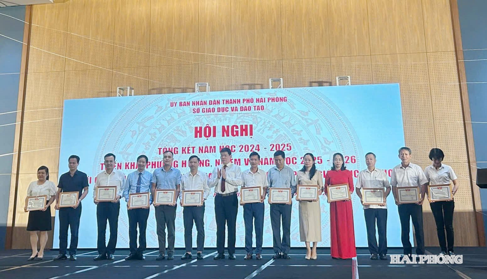 anh-viet(1).jpg