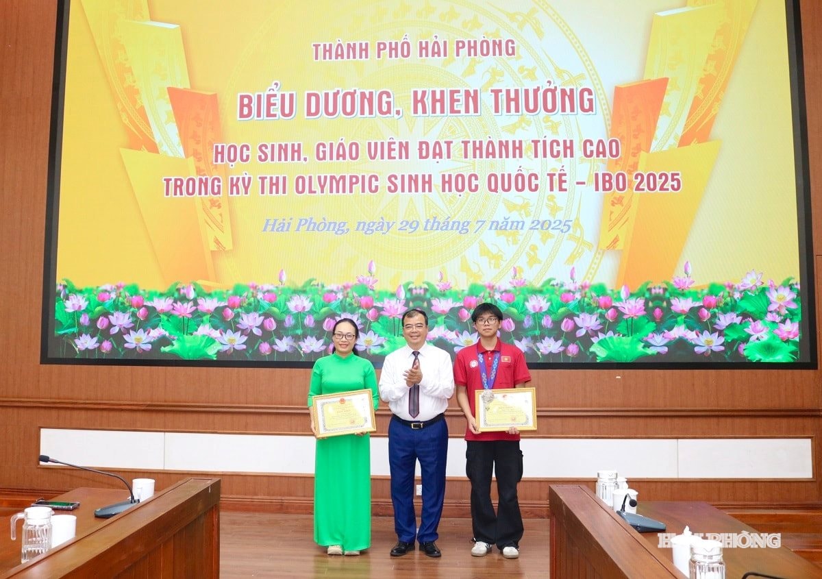 huu-thanh-huy-chuong-bac.jpeg