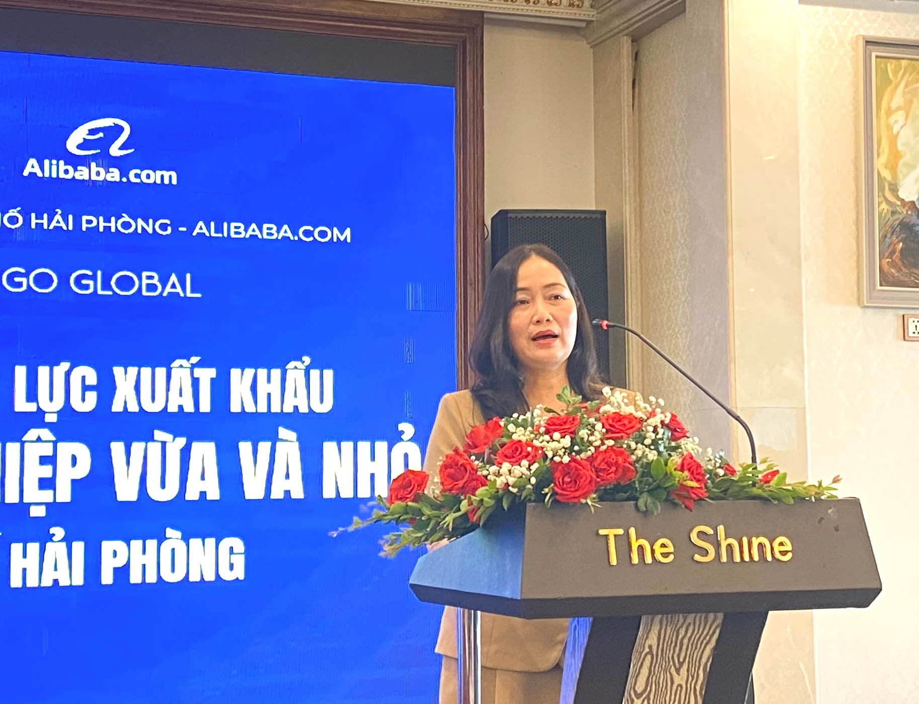 Phó Giám đốc Sở Công Thương Vũ Thị Kim Phượng phát biểu tại hội thảo.