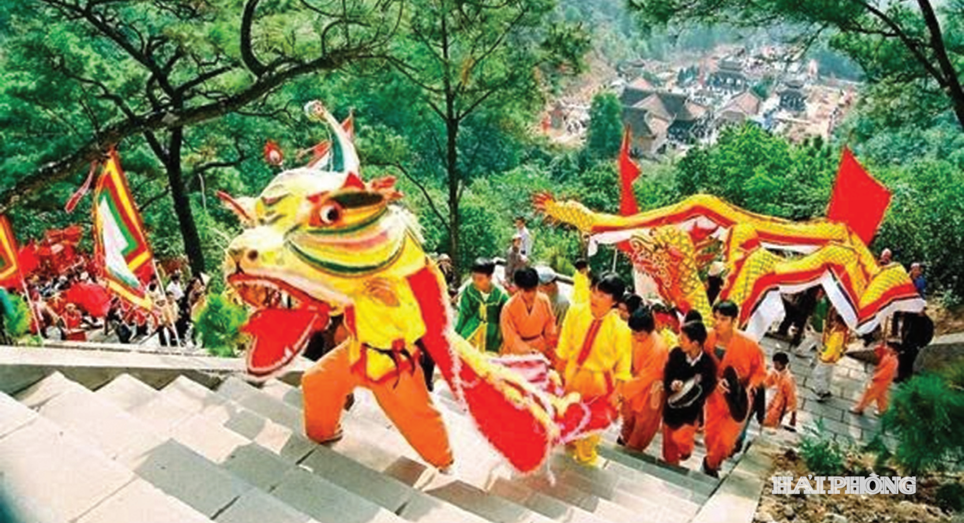 Lễ rước nước hội mùa xuân Côn Sơn.
