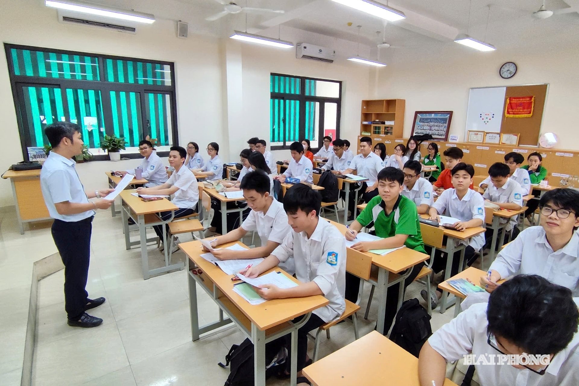 thcs-hong-bang9.jpg