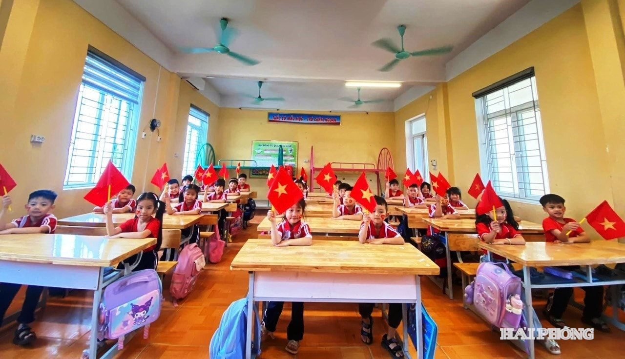 hoc-sinh-tieu-hoc-tu-ky.jpg
