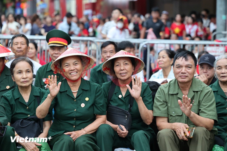 Theo đại diện Công an Thành phố Hà Nội, việc chuẩn bị kỹ lưỡng khu vực ưu tiên là một phần trong công tác đảm bảo an ninh trật tự và phục vụ nhân dân tại các sự kiện lớn của quốc gia. Hoạt động này không chỉ thể hiện truyền thống 