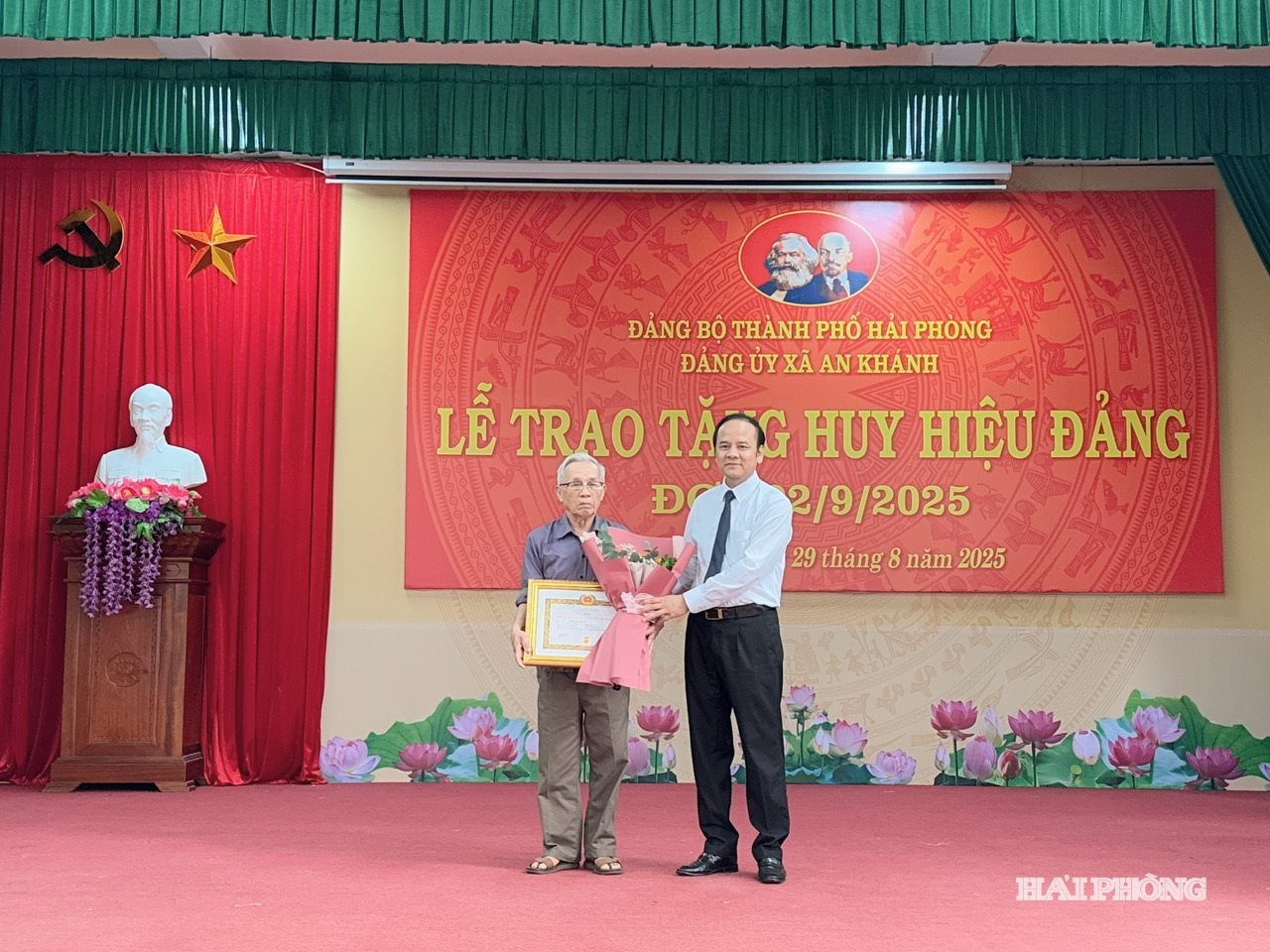 trao-huy-hieu-dang