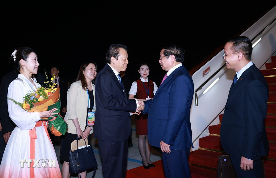 Thủ tướng Phạm Minh Chính đến Thiên Tân, bắt đầu chuyến tham dự Hội nghị Thượng đỉnh Tổ chức Hợp tác Thượng Hải (SCO) 2025. (Ảnh: Dương Giang/TTXVN)